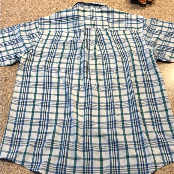 2 Men’s Medium Short Sleeve Button Down Shirts - Picture 5 of 10